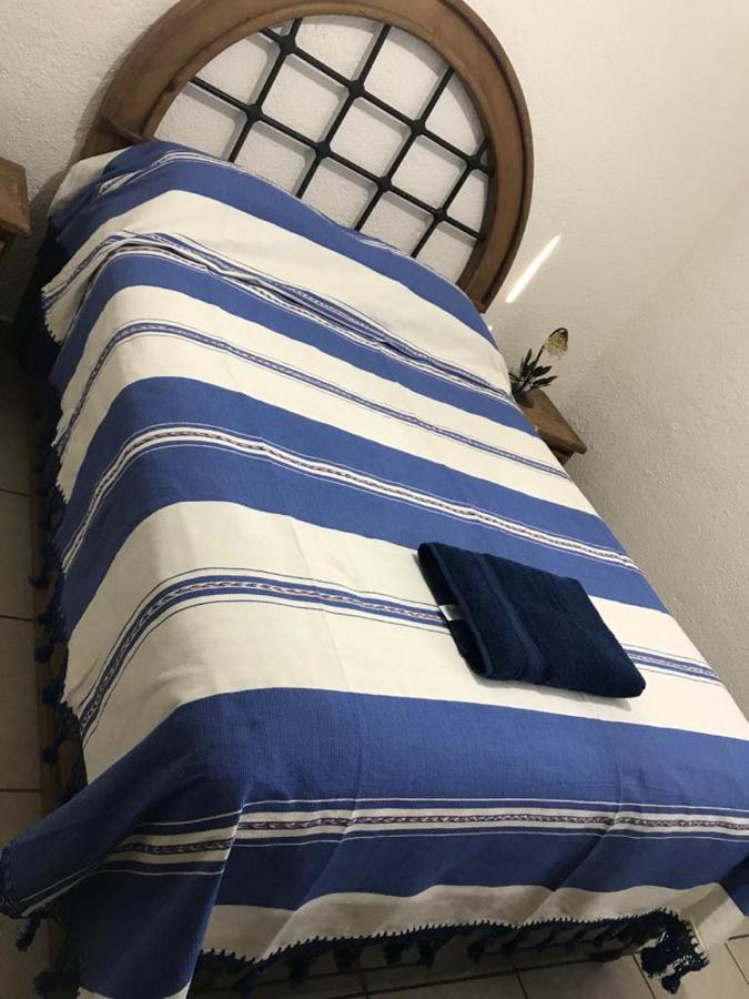 Departamento La Crucecita, Con Aire Acondicionado, Excelente Ubicacion, En Segunda Planta Appartement Santa Cruz Huatulco Buitenkant foto